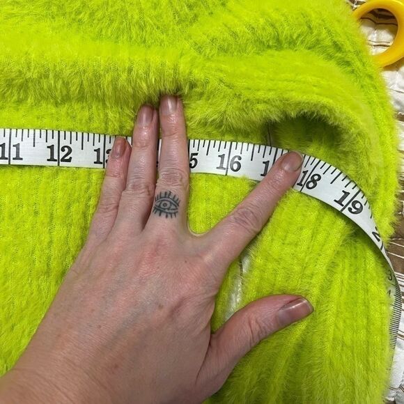 Anthropologie Mock-Neck Fuzzy
Sweater small neon lime - Picture 13 of 14